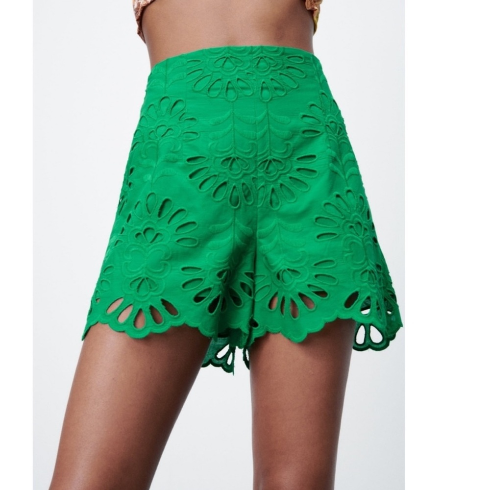 Zara Kelly Green Eyelet Shorts size M